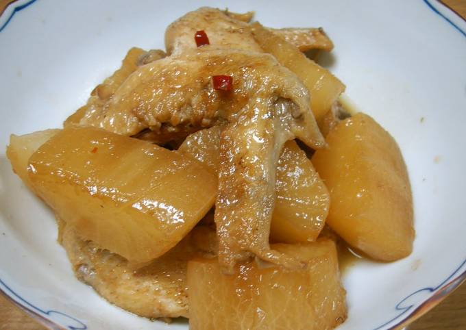 Simmered Chicken Wings and Daikon (White Radish)