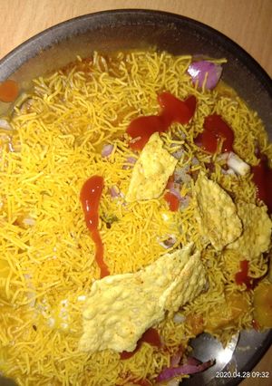A picture of Road Side Aaloo Chat.