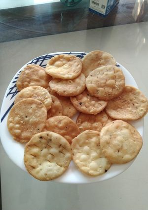 ફરસી પૂરી (Farsi poori recipe in Gujarati) રેસીપી મુખ્ય ફોટો