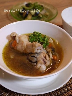 A picture of Chinese Goji Berry & Tomato Medicinal Soup.
