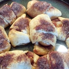 A picture of mini Apple pies.