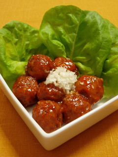 A picture of Meatballs with Sweet & Sour Chili Sauce.