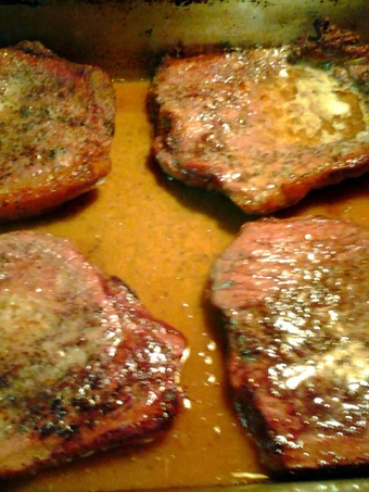Easy Steps to Make steak from the oven and gravy the  Makes Drooling So Delicious
