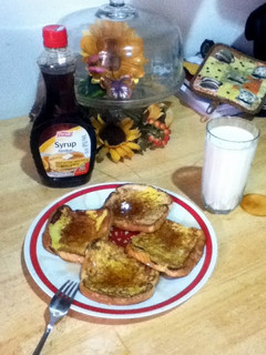 A picture of french toast.