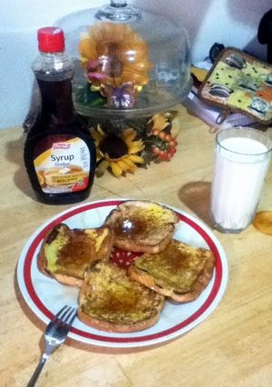A picture of french toast.