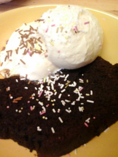 A picture of Irmgards Lemon & coconut icecream.
