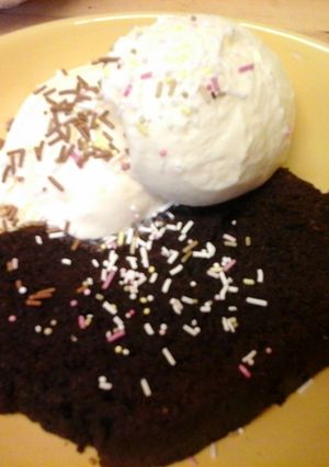 A picture of Irmgards Lemon & coconut icecream.