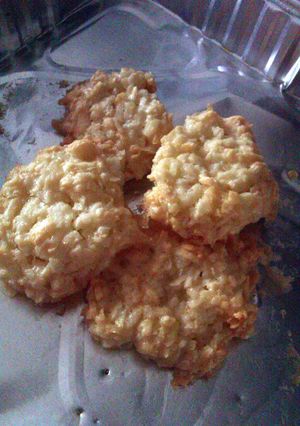 A picture of Easy Coconut Macaroons.