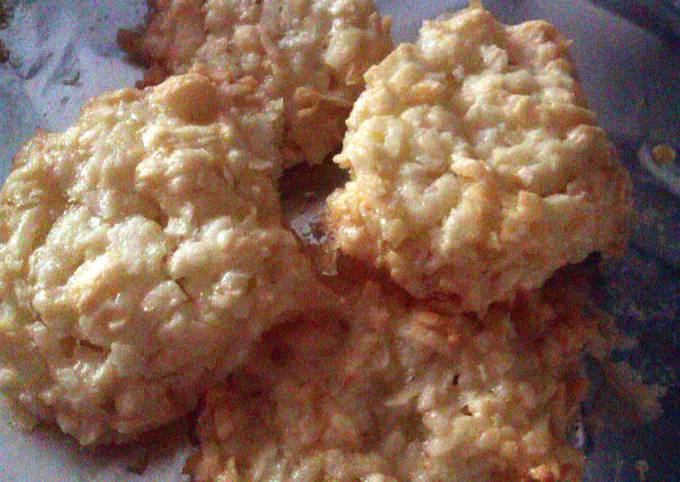 Easy Coconut Macaroons Recipe
