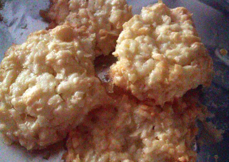 Easy Coconut Macaroons Easy Coconut Macaroons