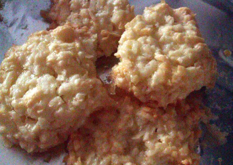 Steps to Make Quick Easy Coconut Macaroons