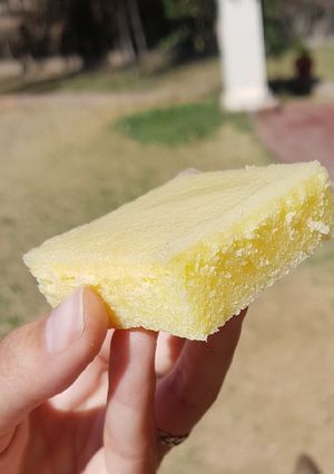 Una foto de Lemonies o cuadraditos de limón 🍋