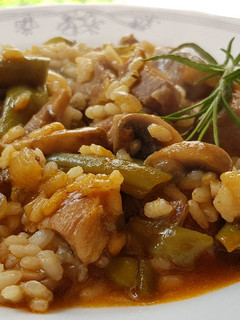 Una foto de Arroz caldoso con Cordero, Judías Verdes y Champiñones