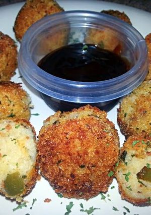 A picture of Crispy Bacon Jalapeno CheesyPotatoe Puffs.