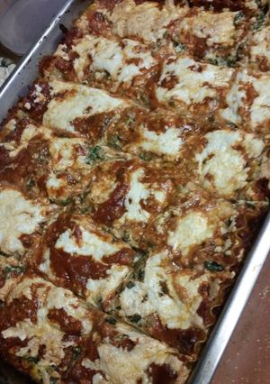 A picture of Jennys spinach lasagna with love.