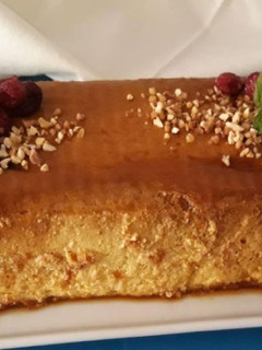Una foto de Flan de turrón