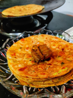 पनीर मूली थेपला (Paneer Mooli Thepla recipe in Hindi) रेसिपी मुख्य फोटो
