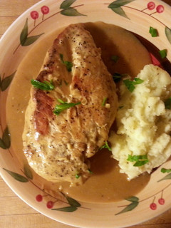A picture of Garlic Chicken in a garlic, lemon , cream sauce..