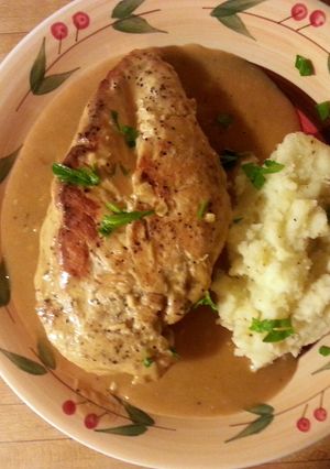 A picture of Garlic Chicken in a garlic, lemon , cream sauce..
