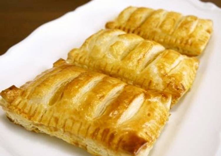 Easiest Way to Prepare Perfect Easy Apple Pies with Frozen Puff Pastry