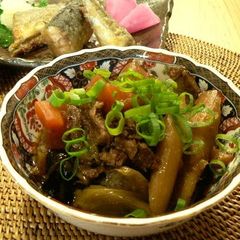 A picture of Made in a Pressure Cooker: Sweet and Salty Beef Tendon and Root Vegetable Stew with Soy Sauce Flavor.