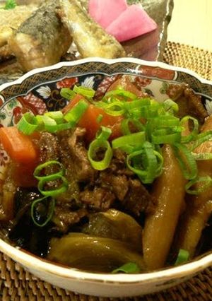 A picture of Made in a Pressure Cooker: Sweet and Salty Beef Tendon and Root Vegetable Stew with Soy Sauce Flavor.