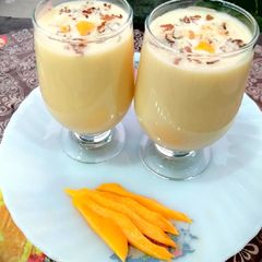 A picture of Mango Almond Milkshake.