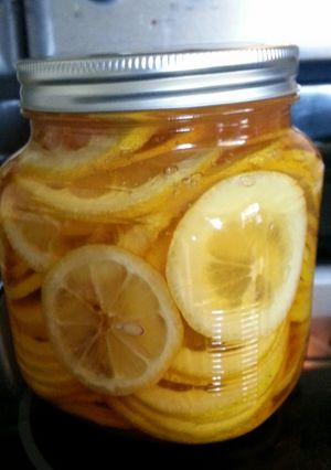 A picture of Tinklee's Honey Lemon Slices.