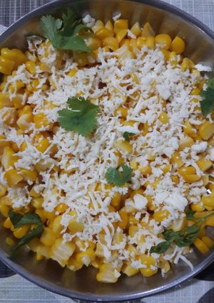 ચીઝ સ્વીટ કોર્ન(Cheese Sweet Corn Recipe in Gujarati) રેસીપી મુખ્ય ફોટો