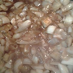 A picture of Caramelized onions with balsamic vinegar.
