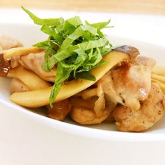 A picture of Chicken Thigh and King Oyster Mushroom Butter Ponzu Stir-fry.