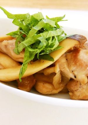 A picture of Chicken Thigh and King Oyster Mushroom Butter Ponzu Stir-fry.