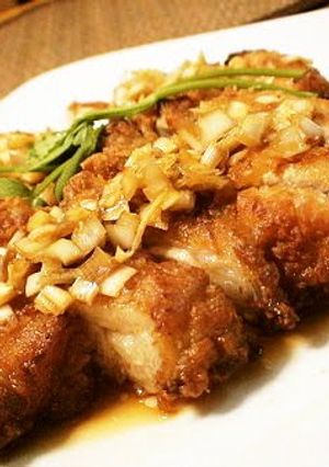 A picture of Tender & Juicy Yu Lin Chi (Chinese Deep-fried Chicken).