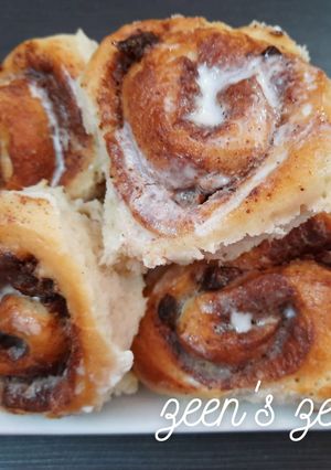 A picture of Cinnamon Date Rolls.