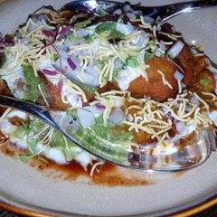 A picture of Aloo tikki chaat.