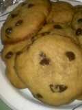 Chewy chocolate chip cookies w/ crispy edges