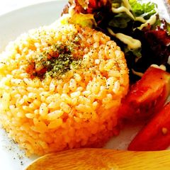 A picture of Butter Flavored Chicken Rice With a Rice Cooker.