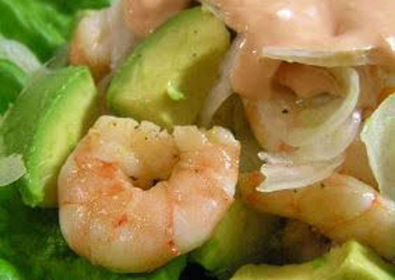 Best shrimp and avocado salad with aurora dressing