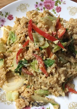 รูปของ มาม่าผัดไข่