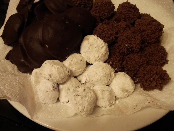 Easy Way Prepare A trio of temptations: bonbons and creams the Awesome  Can spoil the tongue