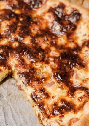 Une photo de Quiche lorraine aux oignons 🍕