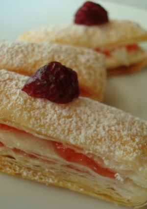A picture of Cute and Delicious Mille-Feuille Jam Pies.