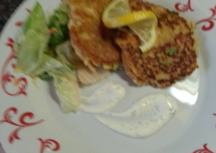 Simple Way to Prepare Favorite Crab cakes with Lemon Aioli