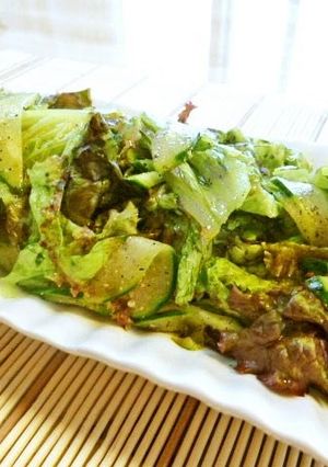 A picture of Non-Oil Red Leaf Lettuce Sesame Salad.