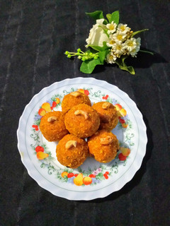 கேரட் லட்டு செய்முறை முக்கிய புகைப்படம்