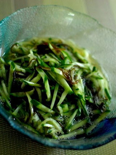 A picture of Mozuku Seaweed & Cucumber.