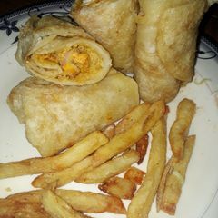 A picture of Chicken prataha roll.