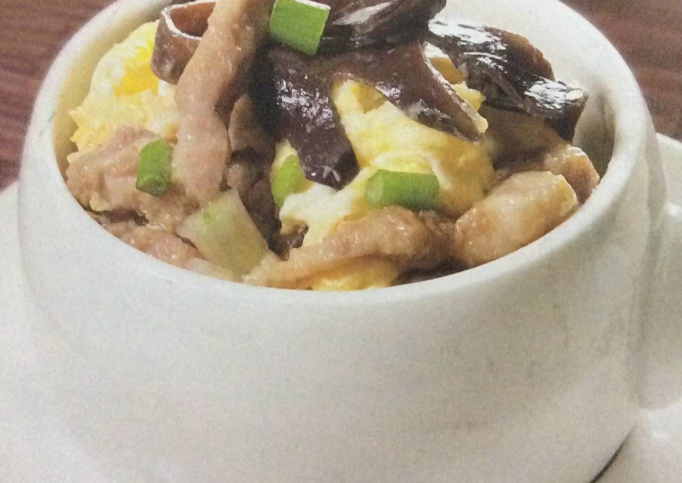 Stir-fried shredded pork and black fungus 