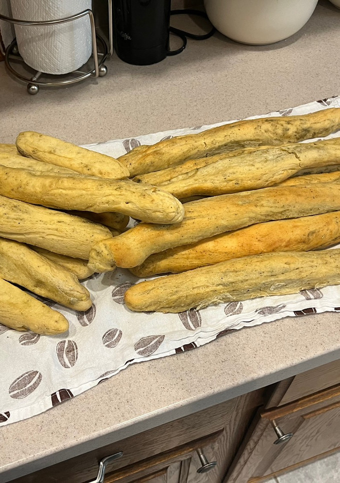 A picture of Garlic Breadsticks.