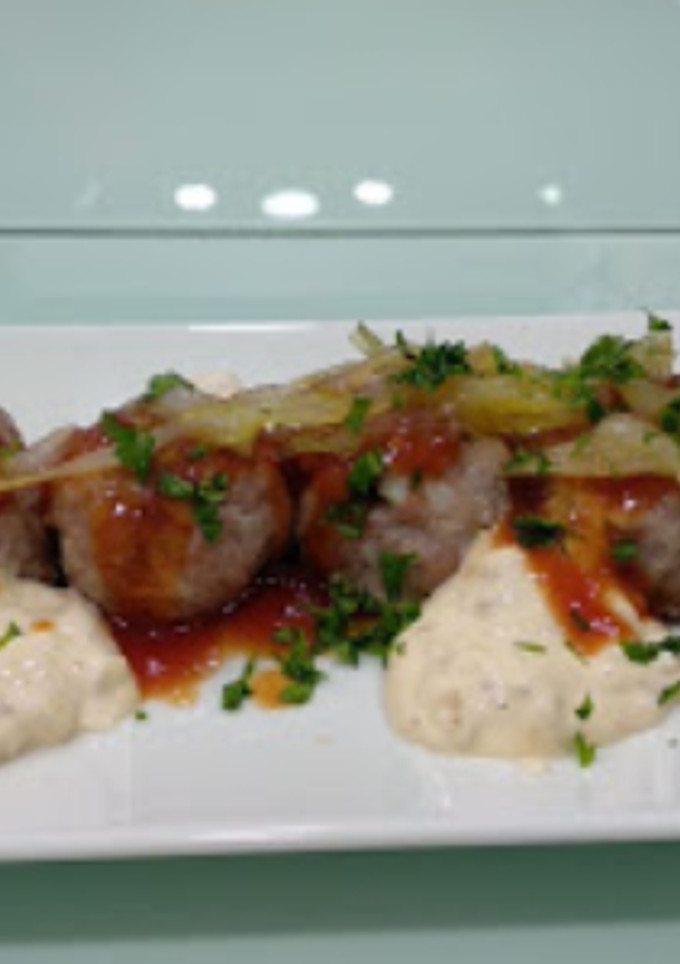 Una foto de Albóndigas en salsa barbacoa